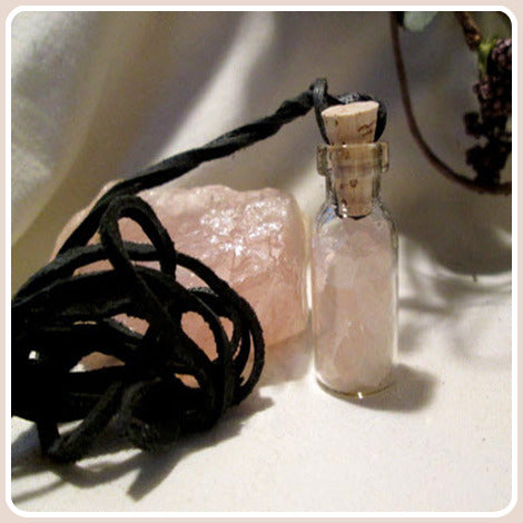 Love In The Air Rose Quartz Stone Chip Necklace